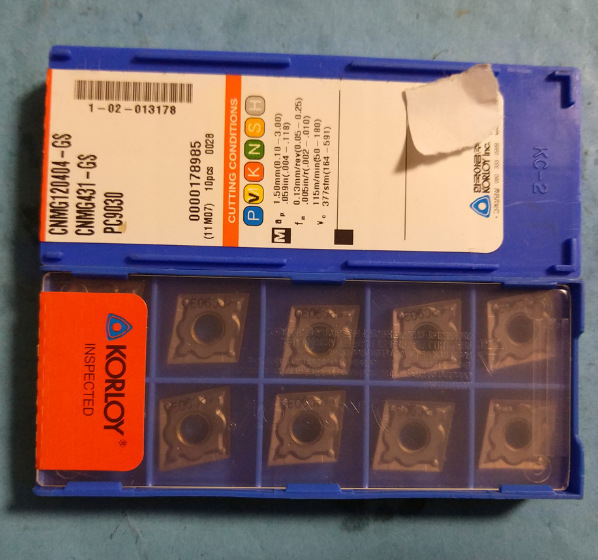 數控刀具批發、加工中心刀具、金屬加工刀具、外圓車刀、內孔車削、切斷刀、切槽刀、端面切槽刀、螺紋車刀、螺紋銑刀、方肩銑刀、面銑刀、高進給銑刀、銑槽、倒角銑削、U鉆、可轉位刀片鉆頭、可換頭鉆頭、硬質合金鉆頭、粗鏜刀具、精鏜刀具、立銑刀、絲錐、鉸刀廠價直銷。